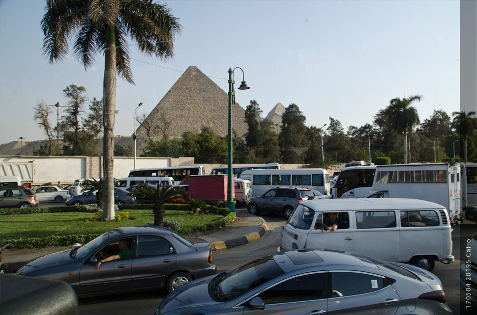 Fotografie (c) Matthias_Schneider Ägypten – 170504_20195 Cairo - DDer Golfplatz neben den Pyramiden. Fotografie (c) Matthias_Schneider Ägypten – 170504_20195 Cairo - Der Golfplatz neben den Pyramiden.
