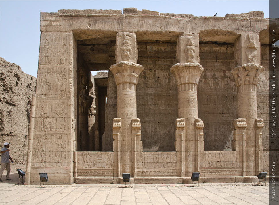 Fotografie (c) Matthias_Schneider Ägypten 170423 17015 Edfu - Außentempel