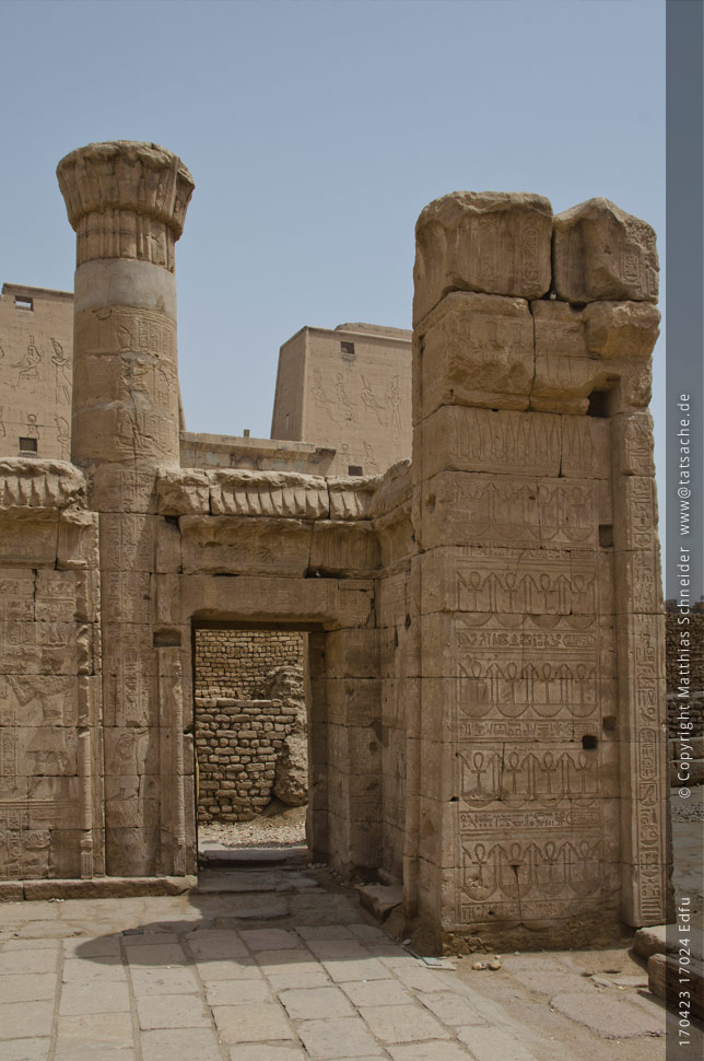 Fotografie (c) Matthias_Schneider Ägypten 170423 17024 Edfu - Aussengebaeude