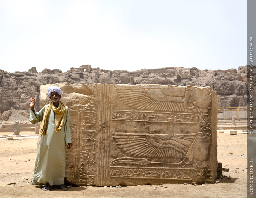 Fotografie (c) Matthias_Schneider 170423 17130 Edfu Relief-Stein mit Araber