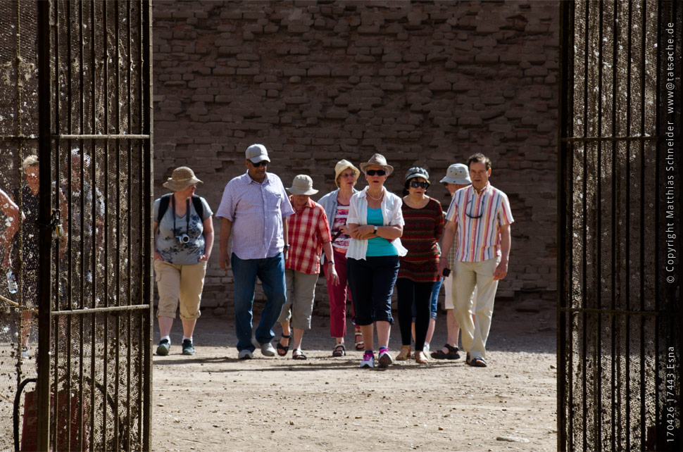 Fotografie (c) Matthias_Schneider Ägypten 170426_17443_Esna_Reisegruppe