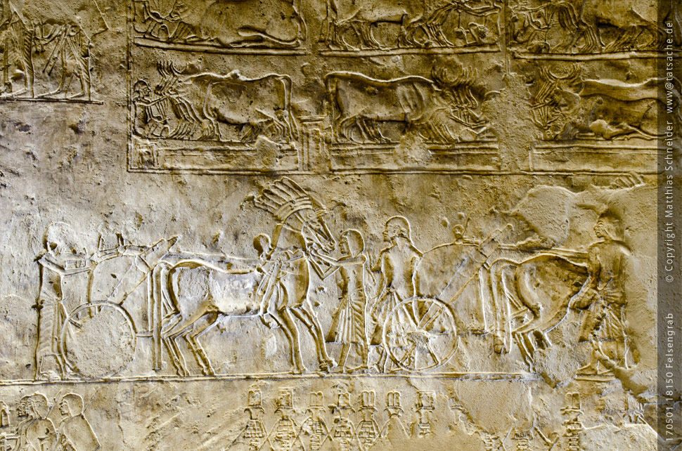 Fotografie (c) Matthias_Schneider Ägypten 170501_18150_Felsengrab Relief - Streitwagen Fotografie (c) Matthias_Schneider Ägypten 170501_18150_Felsengrab Relief