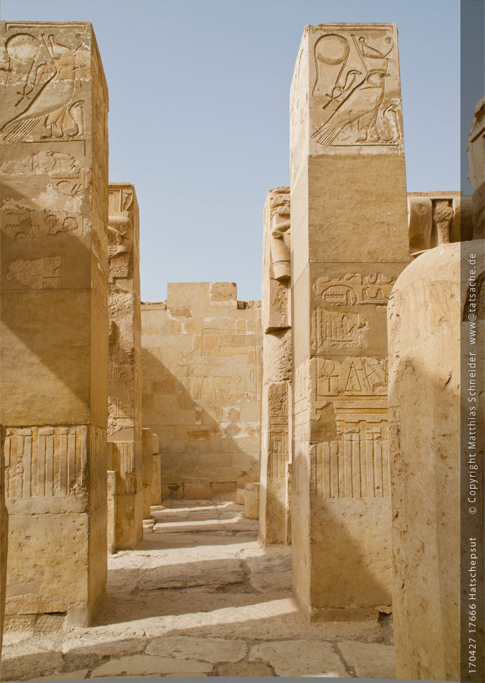 Fotografie (c) Matthias_Schneider Ägypten 170427_17666_Hatschepsut_Saeulen Fotografie (c) Matthias_Schneider Ägypten 170427_17666_Hatschepsut_Saeulen