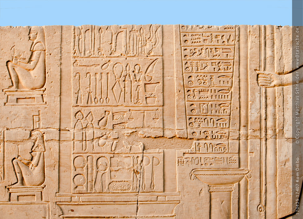 Fotografie (c) Matthias_Schneider Ägypten 170425_17407_Kom_Ombo_Instrumente Fotografie (c) Matthias_Schneider Ägypten 170425_17407_Kom_Ombo_Instrumente