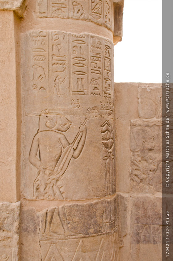 Fotografie (c) Matthias_Schneider Ägypten 170424_17320_Philae_Hathor-Tempel_Musikant Fotografie (c) Matthias_Schneider Ägypten 170424_17320_Philae_Hathor-Tempel_Musikant