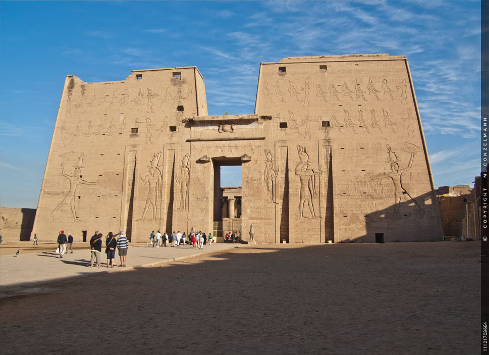 Fotografie Matthias Schneider 11121708664 Pylone der Tempelanlage von Edfu