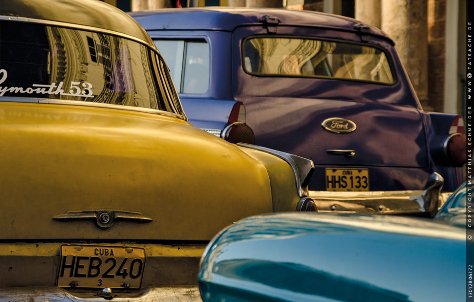 Fotografie Matthias Schneider 130128-06172 Im Verkehr auf dem Prado in Havanna