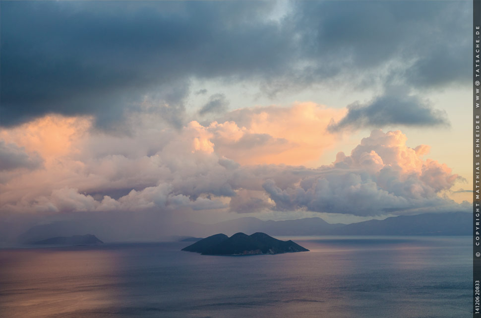 Fotografie Matthias Schneider – Regen nach Sonnenaufgang - Atokos