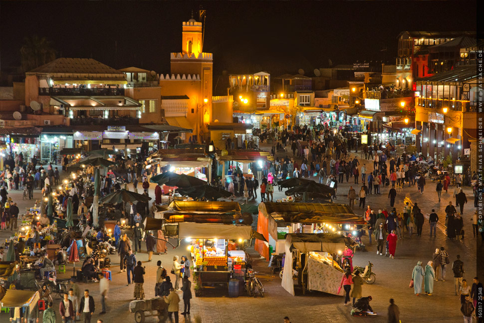 Fotografie Matthias Schneider 160317 253148 Blick auf den allabendlichen Trubel auf dem Djemaa el-Fna