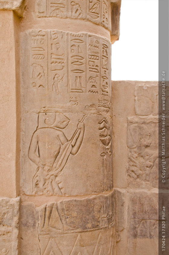 Fotografie (c) Matthias_Schneider Ägypten 170424_17320_Philae_Hathor-Tempel_Musikant
