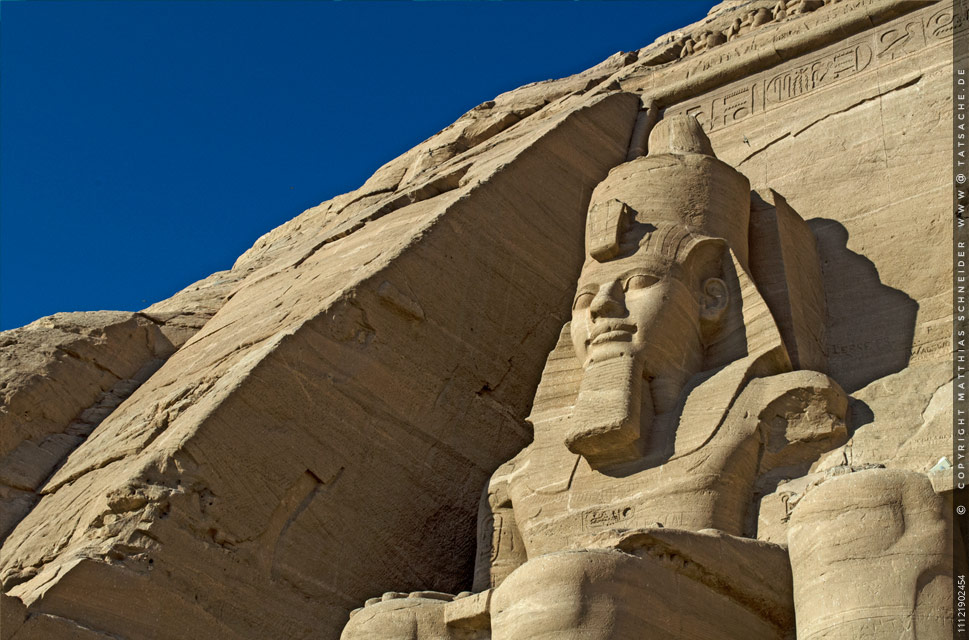 Fotografie Matthias Schneider 11121902454 Die linke der 4 Statuen von Abu Simbel
